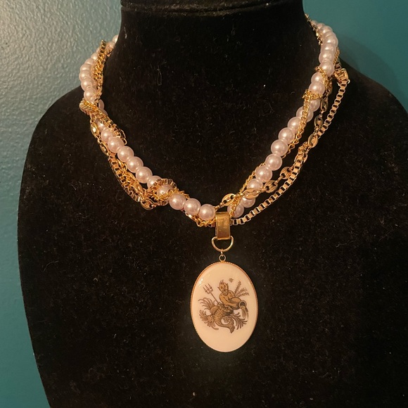 Pearl “neck mess” necklace - Picture 5 of 6